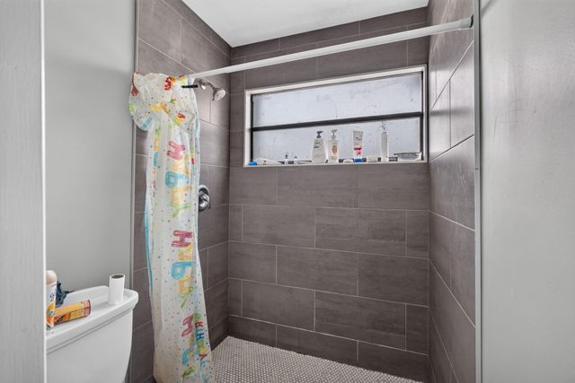 110 SHERWOOD Circle 4C, Jupiter, FL 33458