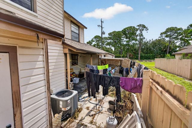 110 SHERWOOD Circle 4C, Jupiter, FL 33458
