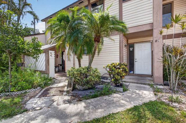 110 SHERWOOD Circle 4C, Jupiter, FL 33458