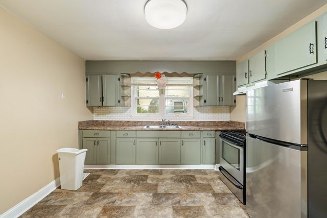 303 Cave Street, Rossville, GA 30741