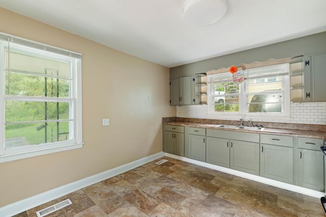 303 Cave Street, Rossville, GA 30741