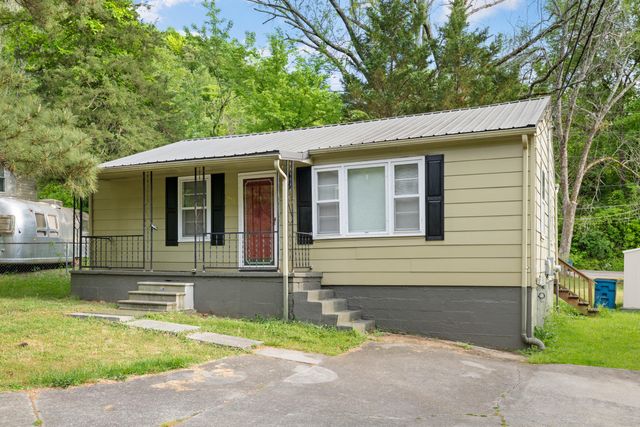 303 Cave Street, Rossville, GA 30741