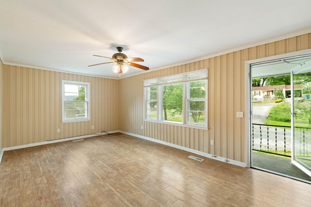 303 Cave Street, Rossville, GA 30741