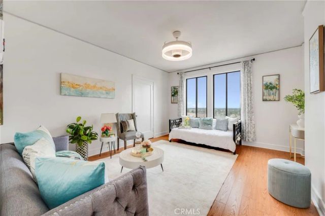 315 W 3rd 1011, Long Beach, CA 90802