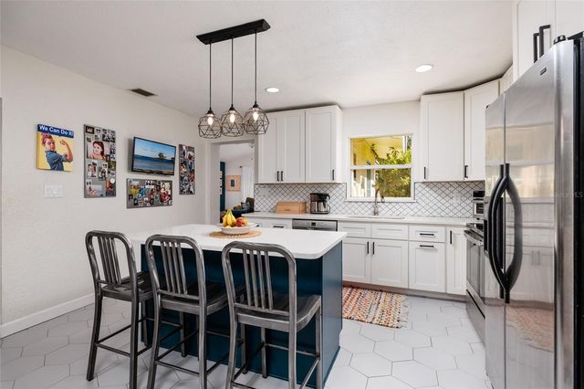 230 43RD AVENUE NE, St Petersburg, FL 33703