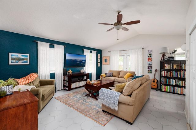 230 43RD AVENUE NE, St Petersburg, FL 33703