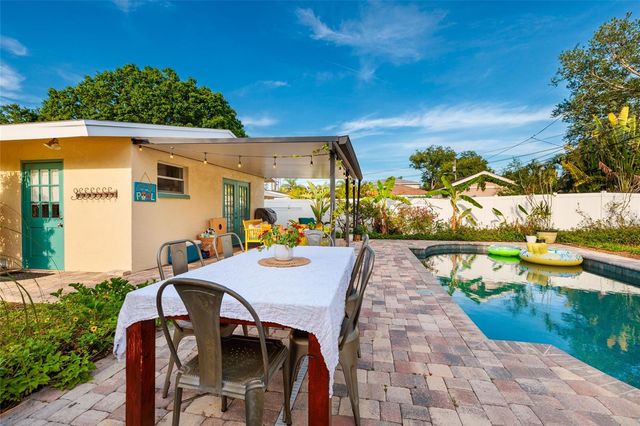 230 43RD AVENUE NE, St Petersburg, FL 33703
