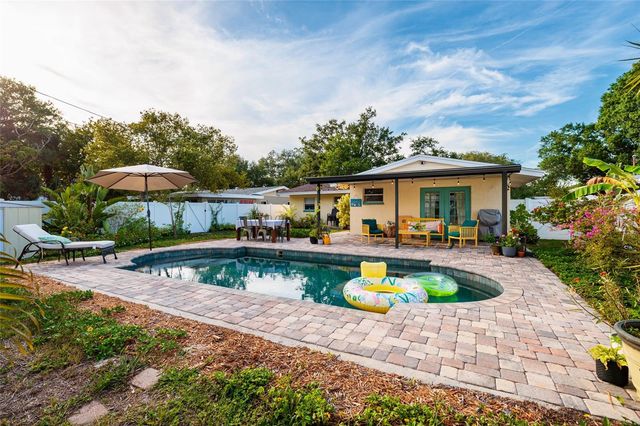 230 43RD AVENUE NE, St Petersburg, FL 33703