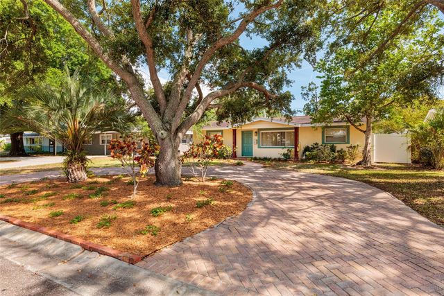 230 43RD AVENUE NE, St Petersburg, FL 33703