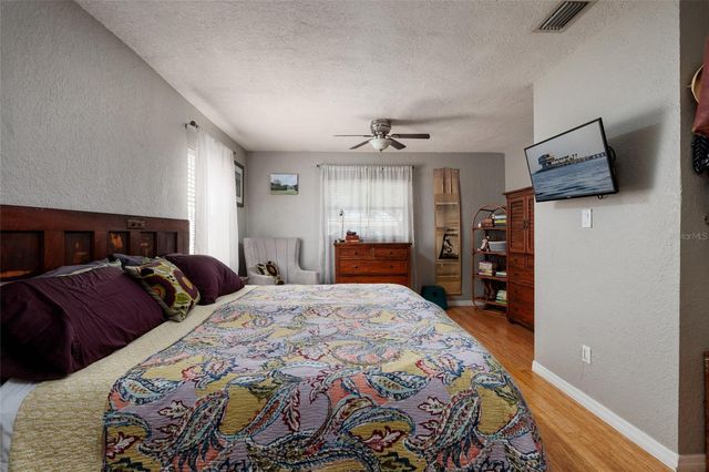 230 43RD AVENUE NE, St Petersburg, FL 33703