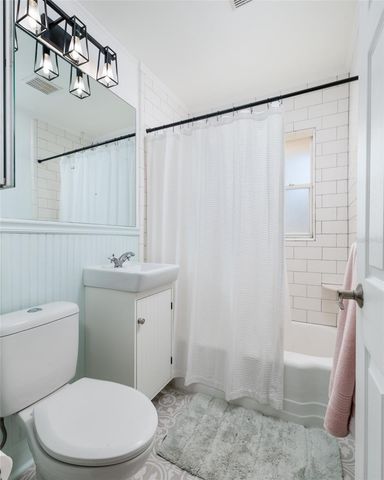 230 43RD AVENUE NE, St Petersburg, FL 33703