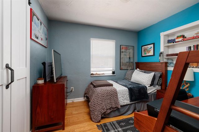 230 43RD AVENUE NE, St Petersburg, FL 33703