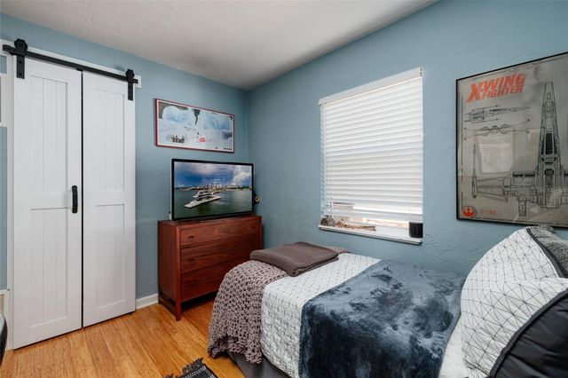 230 43RD AVENUE NE, St Petersburg, FL 33703