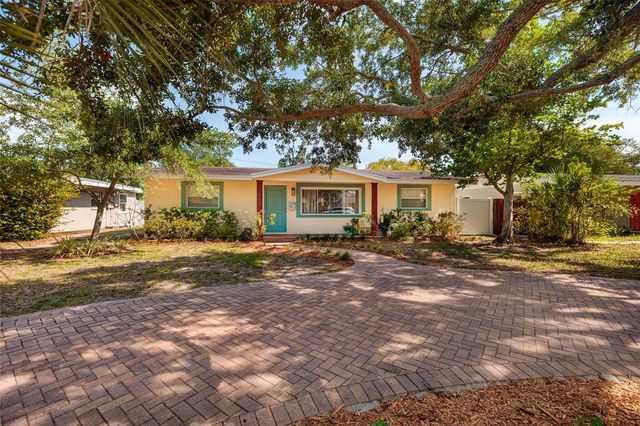 230 43RD AVENUE NE, St Petersburg, FL 33703