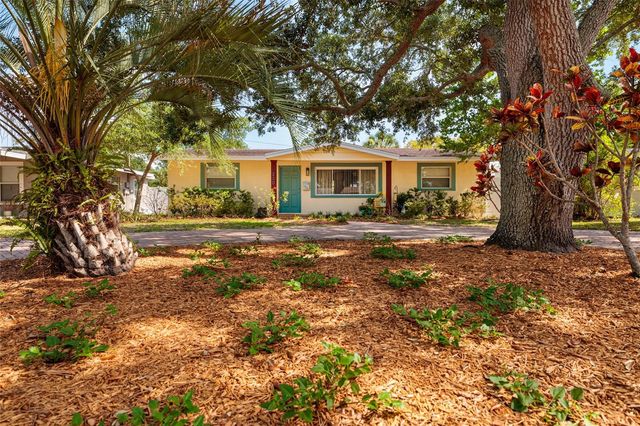 230 43RD AVENUE NE, St Petersburg, FL 33703