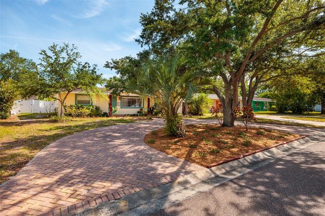 230 43RD AVENUE NE, St Petersburg, FL 33703