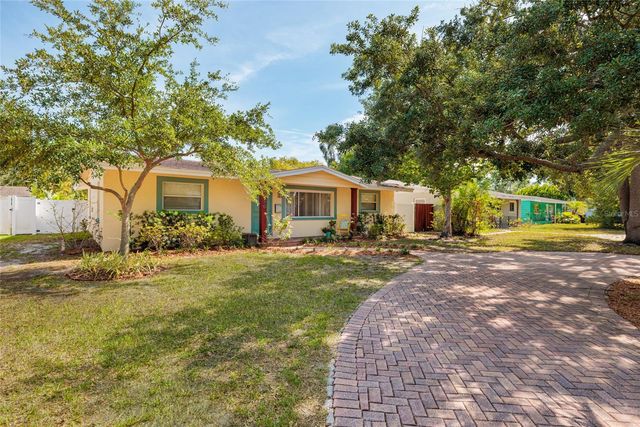 230 43RD AVENUE NE, St Petersburg, FL 33703