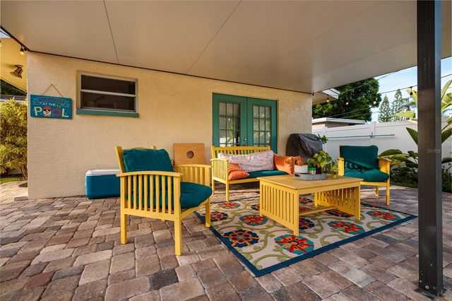 230 43RD AVENUE NE, St Petersburg, FL 33703