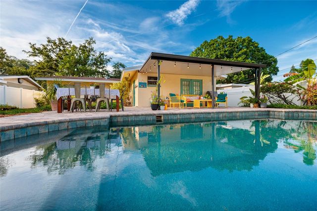 230 43RD AVENUE NE, St Petersburg, FL 33703