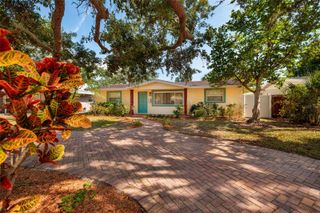 230 43RD AVENUE NE, St Petersburg, FL 33703