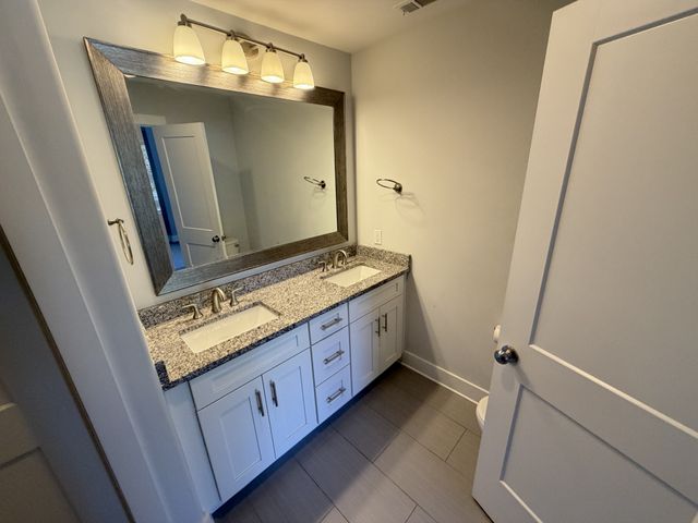 1008B Dozier Pl, Nashville, TN 37216