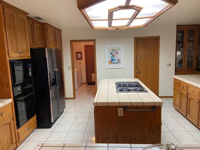 415 Colby Place, Porterville, CA 93257