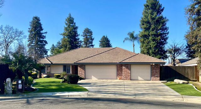415 Colby Place, Porterville, CA 93257