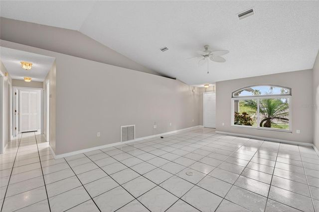 5644 29TH STREET CIRCLE E, Bradenton, FL 34203