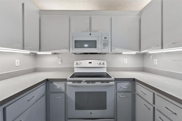 5644 29TH STREET CIRCLE E, Bradenton, FL 34203