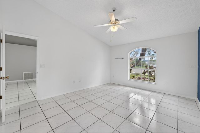 5644 29TH STREET CIRCLE E, Bradenton, FL 34203