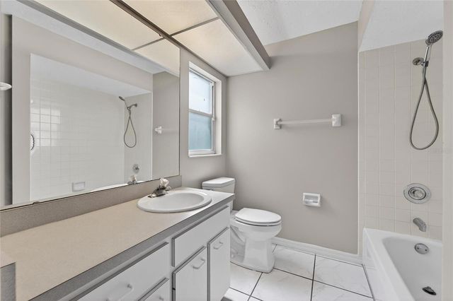 5644 29TH STREET CIRCLE E, Bradenton, FL 34203