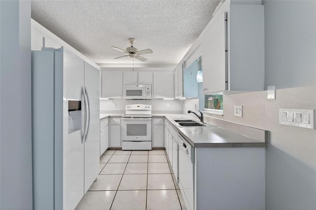 5644 29TH STREET CIRCLE E, Bradenton, FL 34203