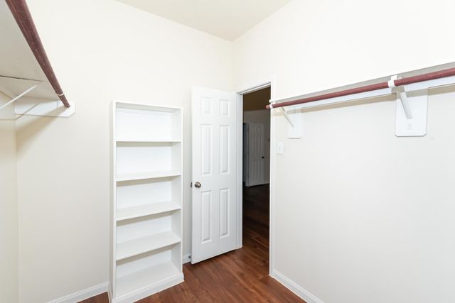 16 Leisure Shore Court, Manvel, TX 77578