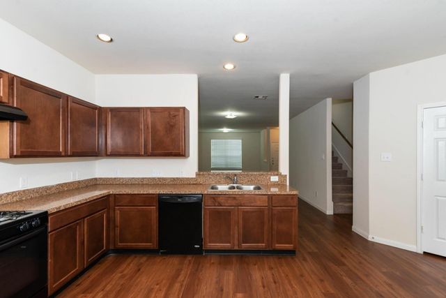16 Leisure Shore Court, Manvel, TX 77578