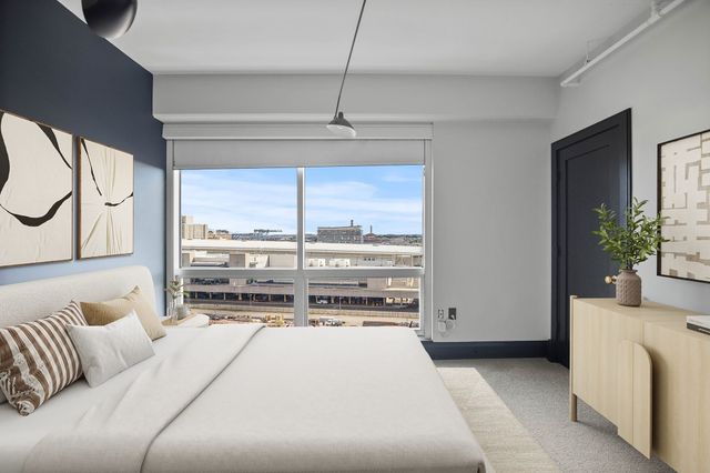 25 Channel Center PH108, Boston, MA 02210
