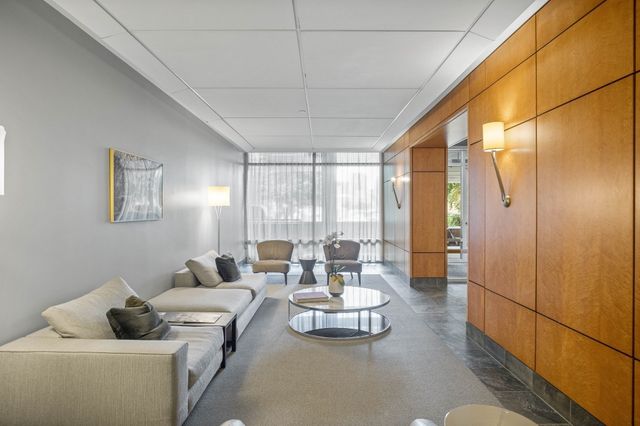 25 Channel Center PH108, Boston, MA 02210