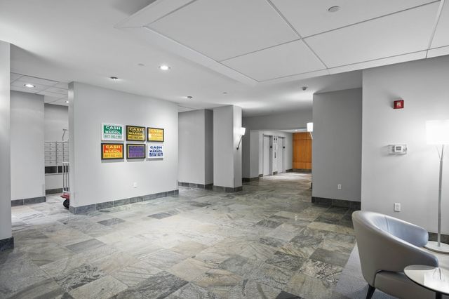 25 Channel Center PH108, Boston, MA 02210