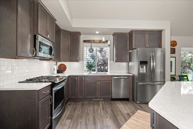 6907 S Pheasant Ridge Dr, Spokane, WA 99224