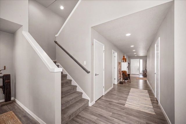 6907 S Pheasant Ridge Dr, Spokane, WA 99224