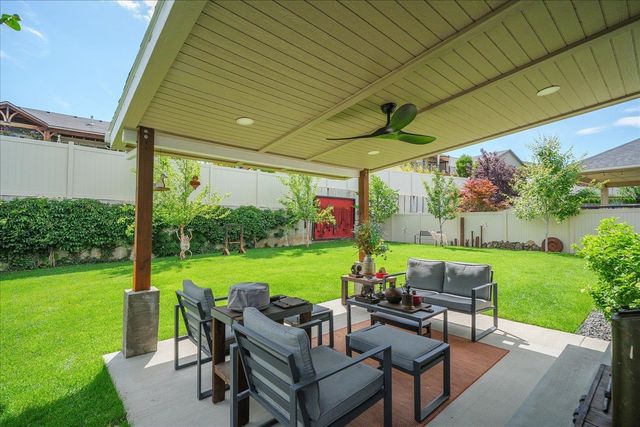 6907 S Pheasant Ridge Dr, Spokane, WA 99224