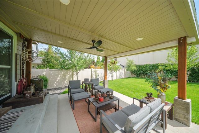 6907 S Pheasant Ridge Dr, Spokane, WA 99224