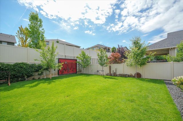 6907 S Pheasant Ridge Dr, Spokane, WA 99224