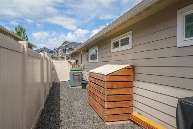 6907 S Pheasant Ridge Dr, Spokane, WA 99224