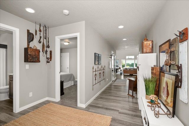 6907 S Pheasant Ridge Dr, Spokane, WA 99224