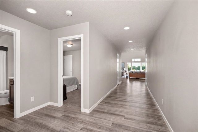 6907 S Pheasant Ridge Dr, Spokane, WA 99224