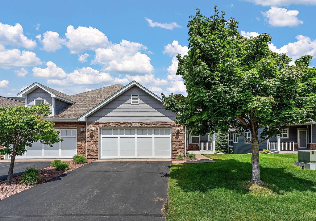 301 Manitoba Lane, Little Canada, MN 55117