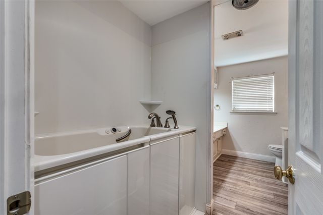 4017 Emerald Oaks Drive, Haltom City, TX 76117