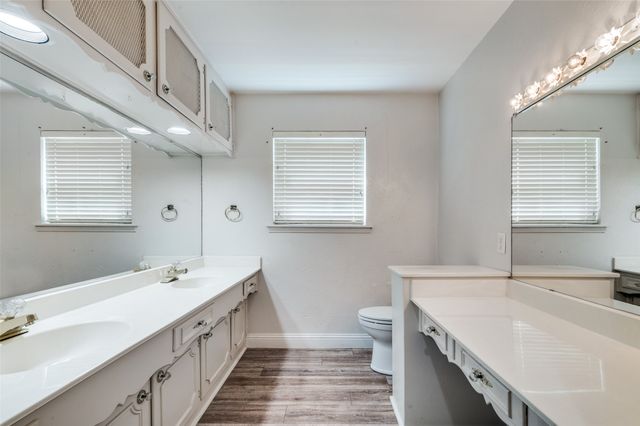 4017 Emerald Oaks Drive, Haltom City, TX 76117