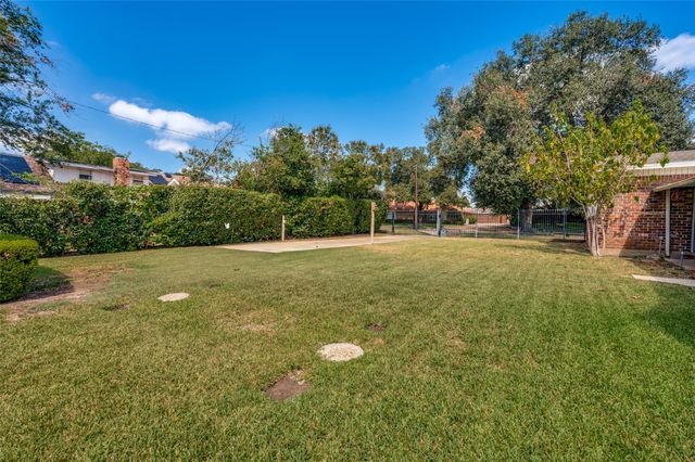 4017 Emerald Oaks Drive, Haltom City, TX 76117