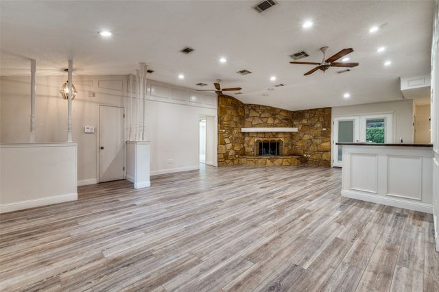 4017 Emerald Oaks Drive, Haltom City, TX 76117